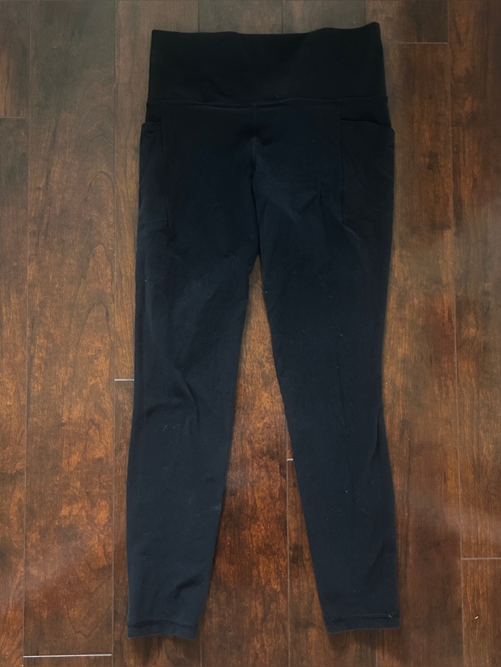Athleta salutation 7/8 Black Leggings with Side Pockets MEDIUM TALL